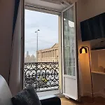 Parisien - Balcon Face Au Louvre דירה
