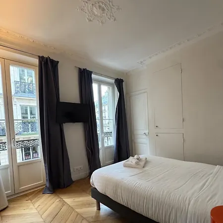 Parisien - Balcon Face Au Louvre דירה