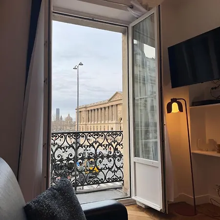 Parisien - Balcon Face Au Louvre Lejlighed